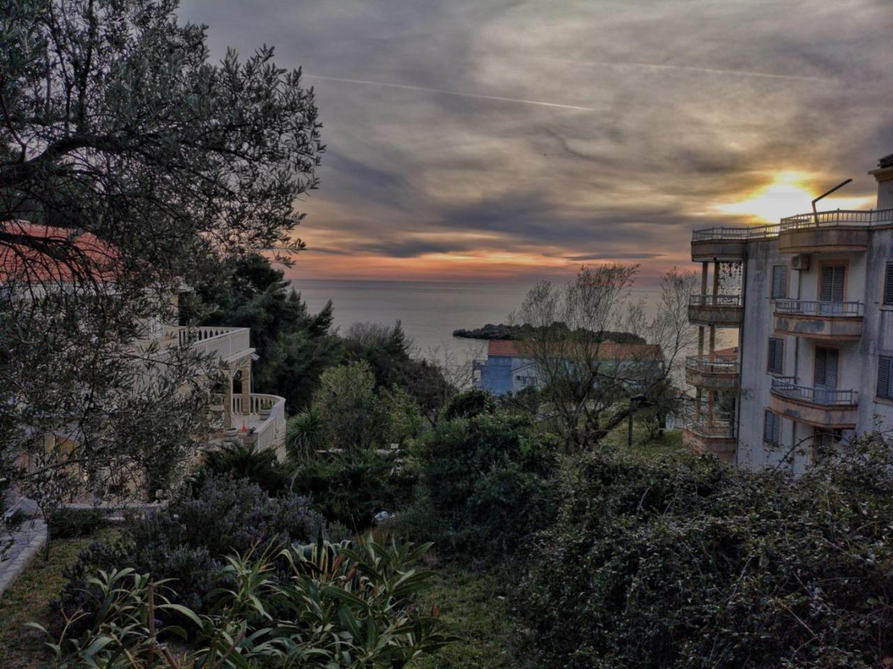 Pankov Apartment Sveti Stefan Eksteriør billede